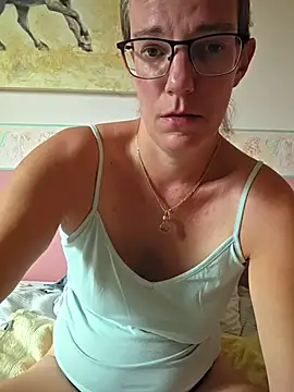 SpiceLea online show from 07-16-26, 02:01