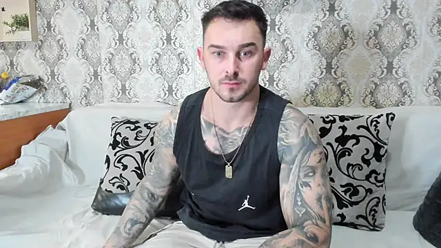 Snapshot of Jonmusclemaster chatting on 01-14-25, 08:04 Jonmusclemaster online show from 01-14-25, 08:04