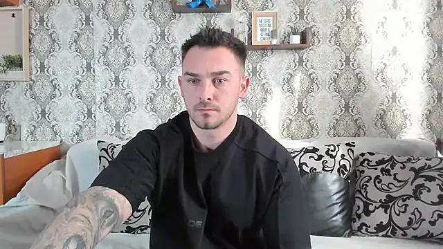 Snapshot of Jonmusclemaster chatting on 01-21-25, 11:03 Jonmusclemaster online show from 01-21-25, 11:03