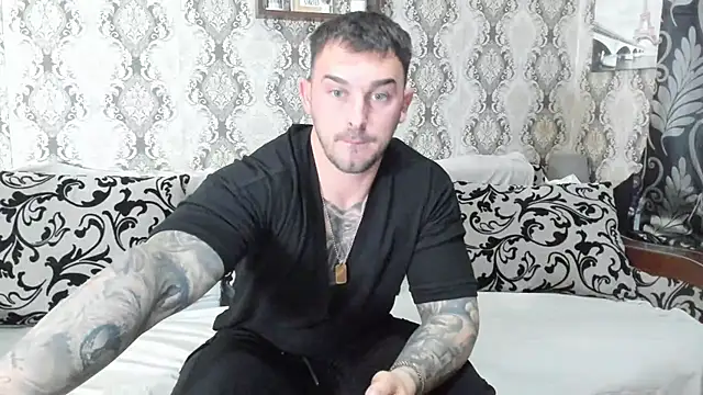 Snapshot of Jonmusclemaster chatting on 01-24-25, 08:11 Jonmusclemaster online show from 01-24-25, 08:11