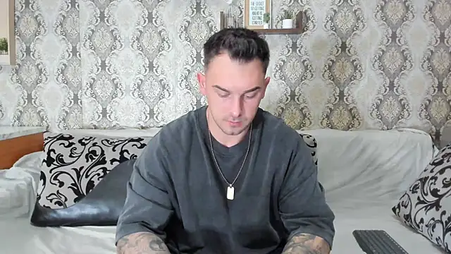 Snapshot of Jonmusclemaster chatting on 02-08-25, 03:53 Jonmusclemaster online show from 02-08-25, 03:53