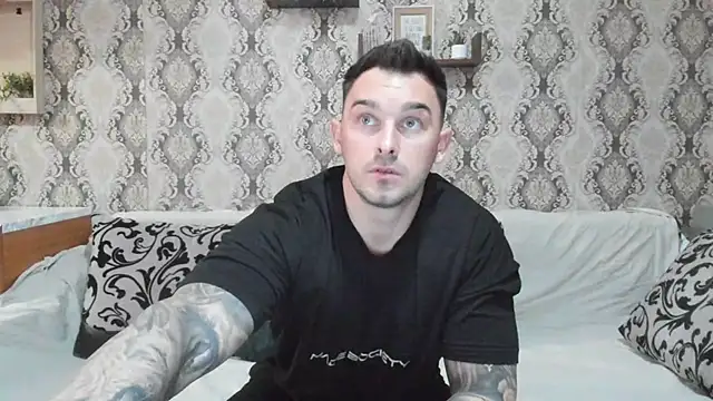 Snapshot of Jonmusclemaster chatting on 02-09-25, 08:13 Jonmusclemaster online show from 02-09-25, 08:13