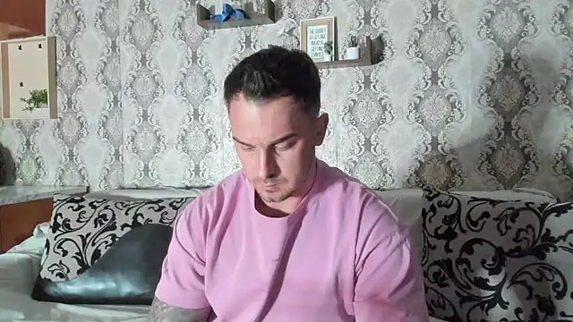 Snapshot of Jonmusclemaster chatting on 02-21-25, 07:43 Jonmusclemaster online show from 02-21-25, 07:43