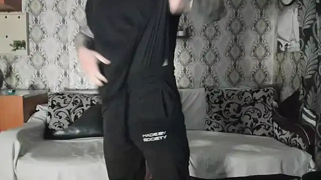 Snapshot of Jonmusclemaster chatting on 02-25-25, 12:03 Jonmusclemaster online show from 02-25-25, 12:03