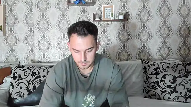Snapshot of Jonmusclemaster chatting on 03-02-25, 08:29 Jonmusclemaster online show from 03-02-25, 08:29