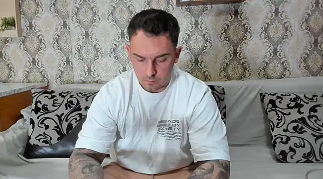 Snapshot of Jonmusclemaster chatting on 03-07-25, 08:11 Jonmusclemaster online show from 03-07-25, 08:11