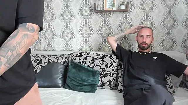 Snapshot of Jonmusclemaster chatting on 03-12-25, 10:37 Jonmusclemaster online show from 03-12-25, 10:37
