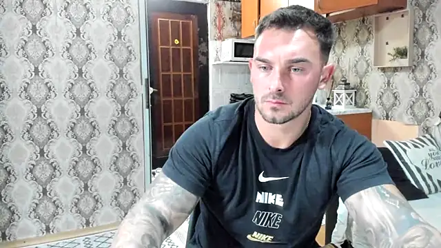 Snapshot of Jonmusclemaster chatting on 09-18-25, 08:11 Jonmusclemaster online show from 09-18-25, 08:11