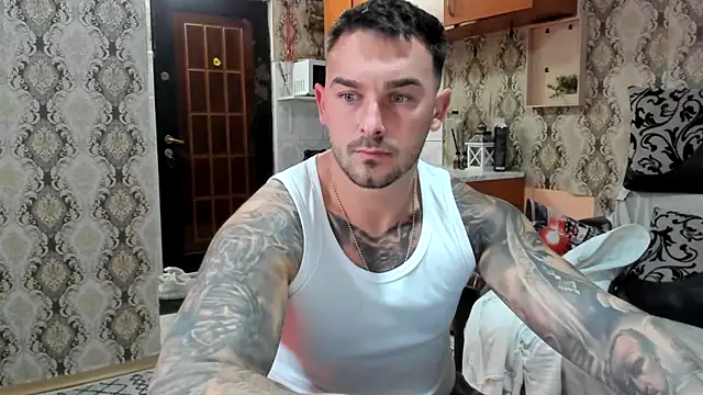 Snapshot of Jonmusclemaster chatting on 10-16-25, 07:26 Jonmusclemaster online show from 10-16-25, 07:26