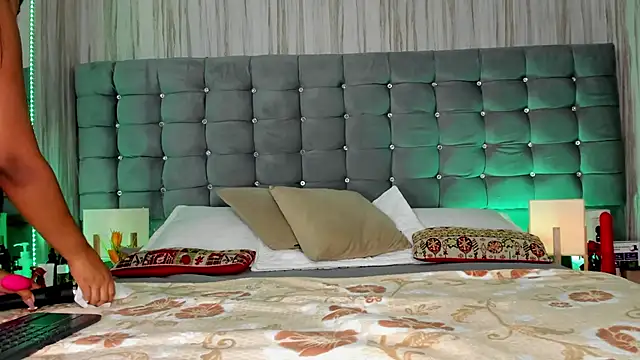 Poacahontasfg online show from 03-30-26, 04:02