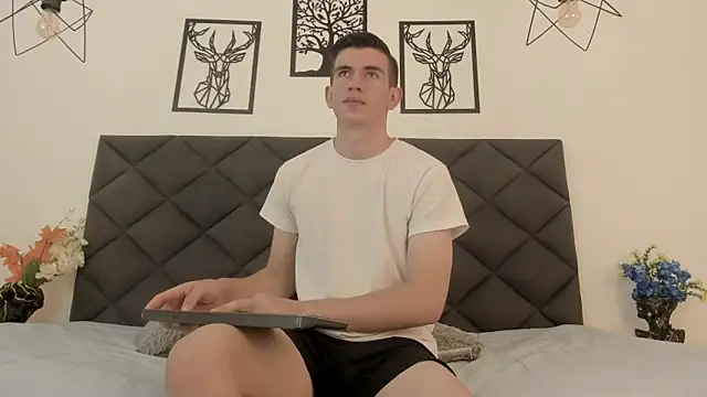 MikaelSlow online show from 02-01-25, 04:14