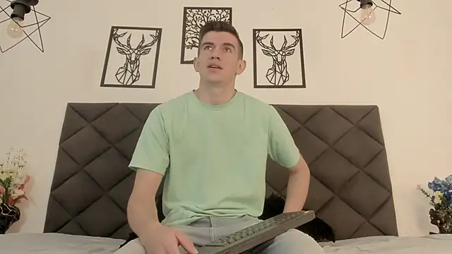 MikaelSlow online show from 02-17-25, 04:20