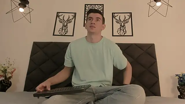 MikaelSlow online show from 02-23-25, 09:26