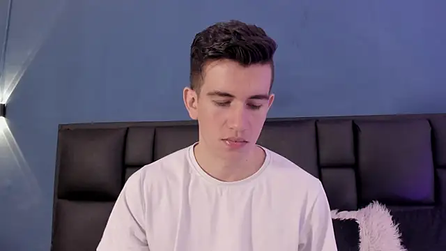 MikaelSlow online show from 09-27-25, 04:06