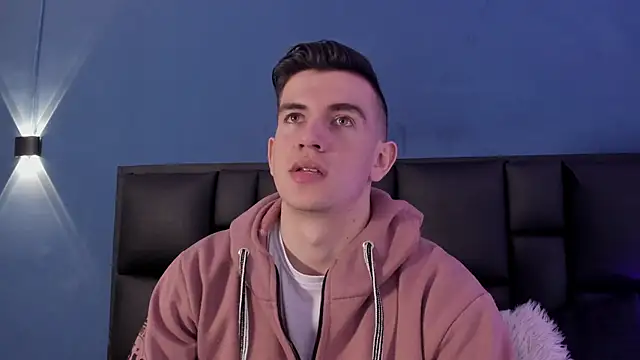 MikaelSlow online show from 10-01-25, 03:56