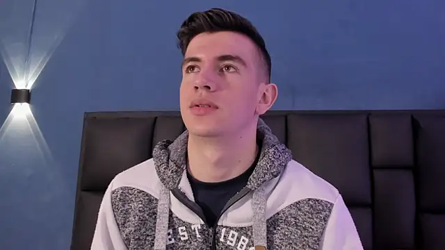 MikaelSlow online show from 11-08-25, 04:56