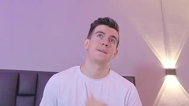 MikaelSlow online show from 04-21-26, 04:08