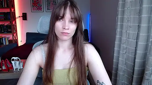 Snapshot of kenzie_x chatting on 05-14-26, 06:20 kenzie x online show from 05-14-26, 06:20