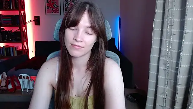 Snapshot of kenzie_x chatting on 05-15-26, 06:31 kenzie x online show from 05-15-26, 06:31