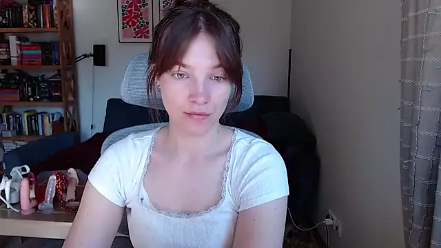 Snapshot of kenzie_x chatting on 05-25-26, 06:19 kenzie x online show from 05-25-26, 06:19
