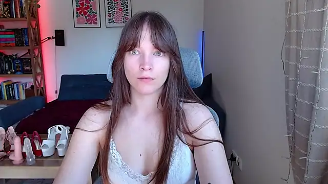 Snapshot of kenzie_x chatting on 05-28-26, 06:21 kenzie x online show from 05-28-26, 06:21