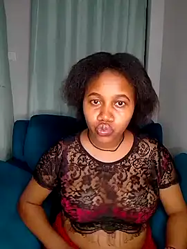 Snapshot of SquirtQueen222 chatting on 12-21-24, 09:04 SquirtQueen222 online show from 12-21-24, 09:04