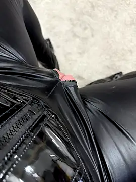 SexyLatexObject online show from 09-30-25, 01:16