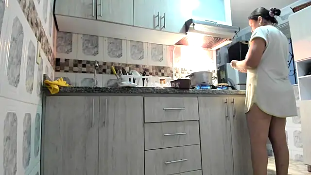 MarilynDavies online show from 11-29-25, 02:09