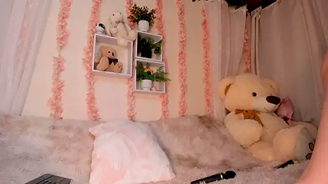 Idara and Edahi01 online show from 04-07-26, 01:17