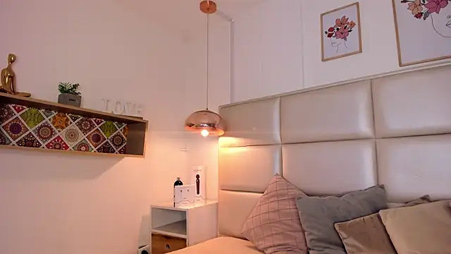 Snapshot of Aily_Yozuko chatting on 02-07-25, 03:45 Aily Yozuko online show from 02-07-25, 03:45