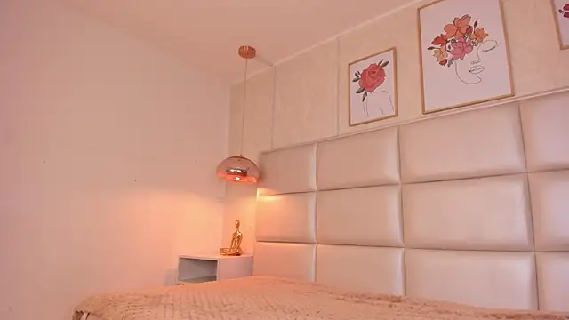 Snapshot of Aily_Yozuko chatting on 09-09-25, 02:33 Aily Yozuko online show from 09-09-25, 02:33