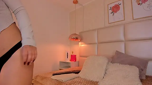 Snapshot of Aily_Yozuko chatting on 11-28-25, 02:36 Aily Yozuko online show from 11-28-25, 02:36