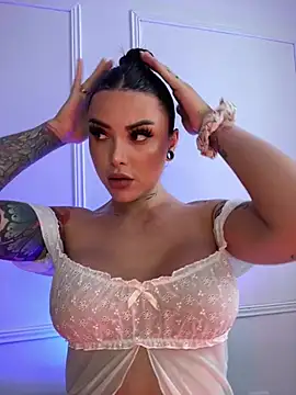 Snapshot of Ela_Doll_ chatting on 02-06-25, 08:23 Ela Doll online show from 02-06-25, 08:23