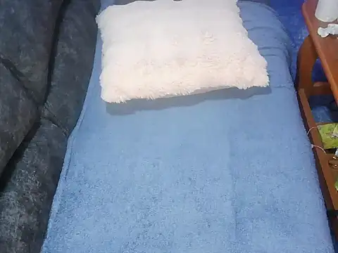 petitev online show from 10-10-25, 04:33