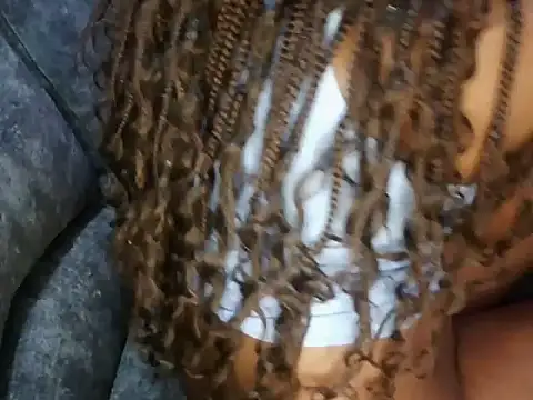 Snapshot of petitev chatting on 01-19-26, 04:27 petitev online show from 01-19-26, 04:27