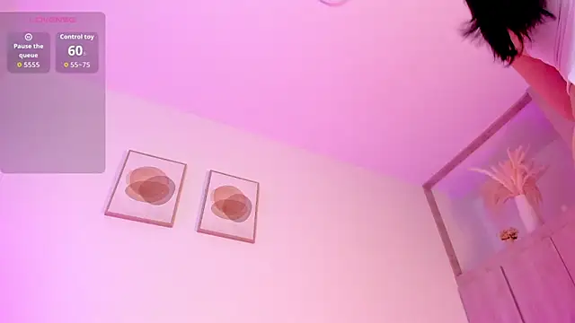 Mia 222 online show from 03-08-26, 11:14