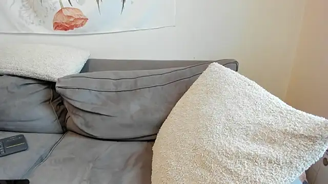 Snapshot of luxgray chatting on 02-20-25, 09:42 luxgray online show from 02-20-25, 09:42