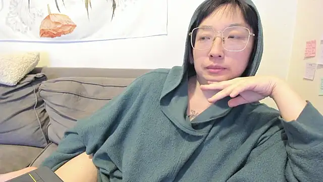 Snapshot of luxgray chatting on 01-19-26, 01:09 luxgray online show from 01-19-26, 01:09