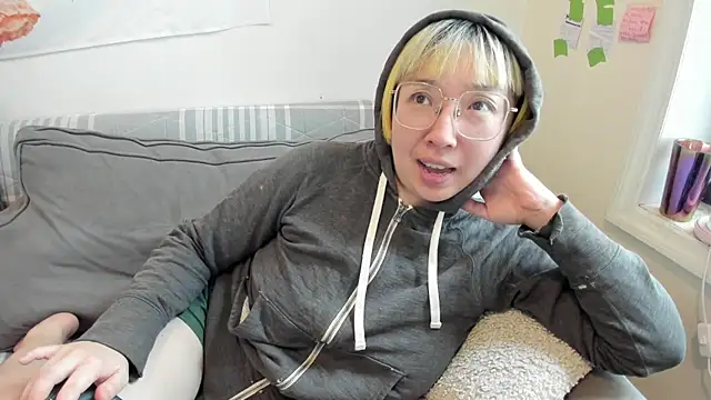 Snapshot of luxgray chatting on 05-22-26, 08:14 luxgray online show from 05-22-26, 08:14
