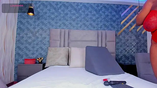 NiiaMoore online show from 03-11-25, 08:20