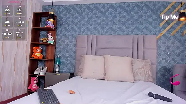 NiiaMoore online show from 10-03-25, 10:18