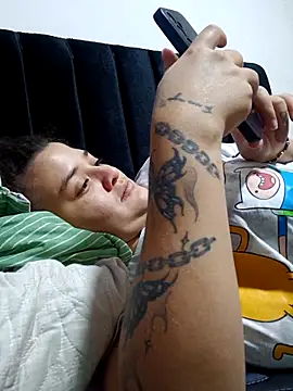 Liancy online show from 12-18-25, 04:46