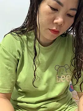 Baby-bigtits online show from 03-20-25, 12:00