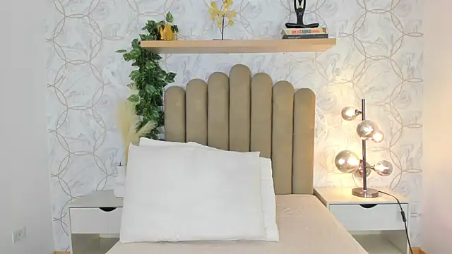 Roma  love online show from 10-27-25, 12:09