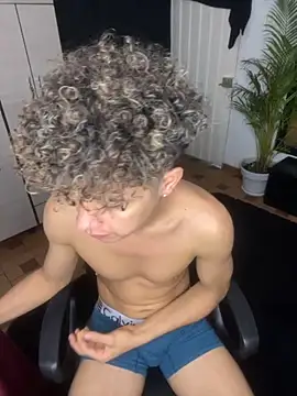 Snapshot of DavidfullOFlove chatting on 10-07-25, 10:18 DavidfullOFlove online show from 10-07-25, 10:18