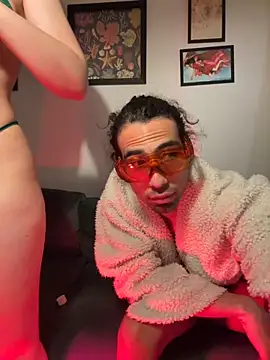 Snapshot of Redfloweer1 chatting on 09-10-25, 01:27 Redfloweer1 online show from 09-10-25, 01:27