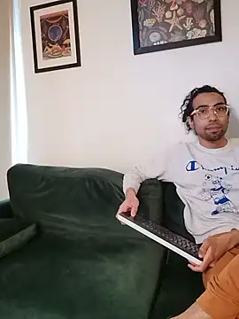 Snapshot of Redfloweer1 chatting on 09-12-25, 12:38 Redfloweer1 online show from 09-12-25, 12:38