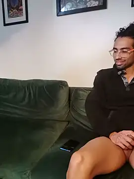 Snapshot of Redfloweer1 chatting on 09-20-25, 04:41 Redfloweer1 online show from 09-20-25, 04:41