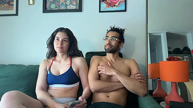 Snapshot of Redfloweer1 chatting on 10-01-25, 02:01 Redfloweer1 online show from 10-01-25, 02:01