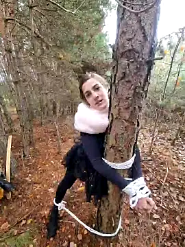 Snapshot of LoLa-69-X chatting on 11-17-25, 12:22 LoLa-69-X online show from 11-17-25, 12:22